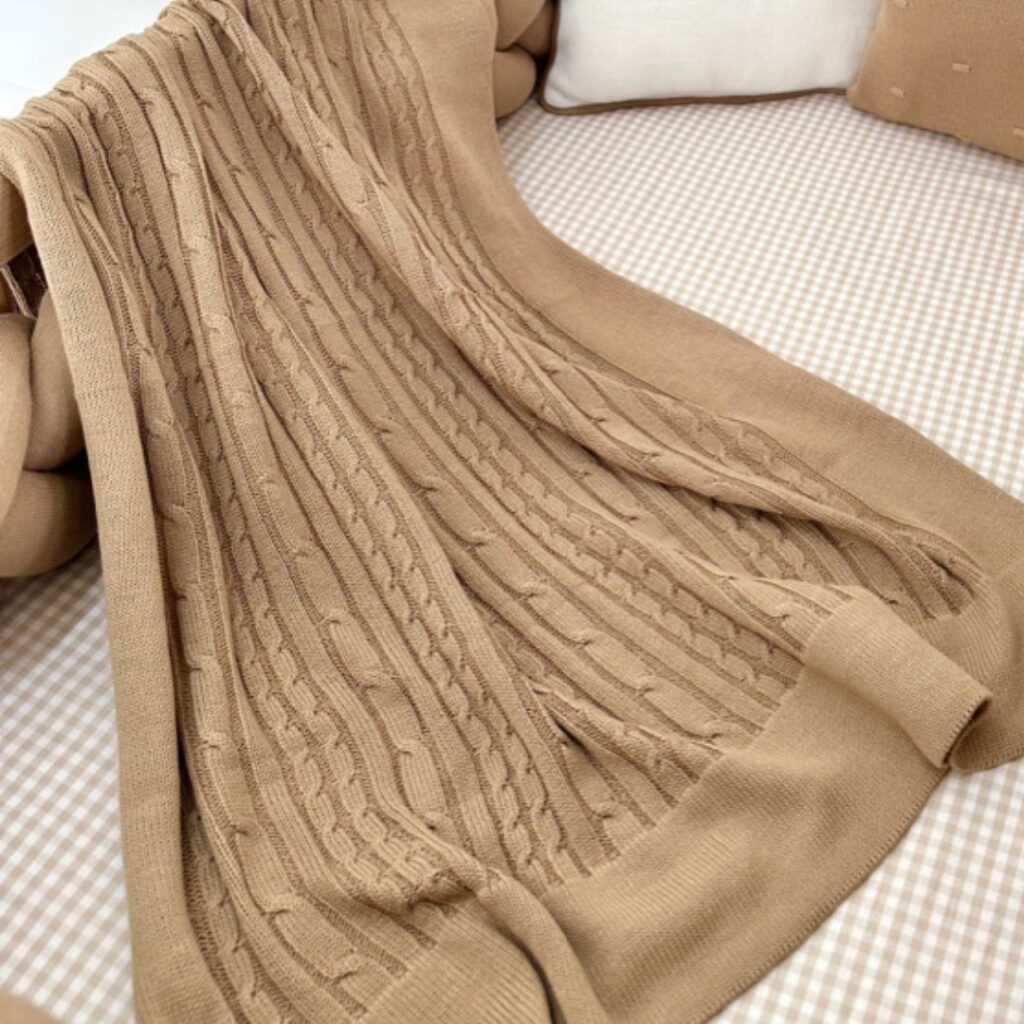 Mantinha de tricot avelã